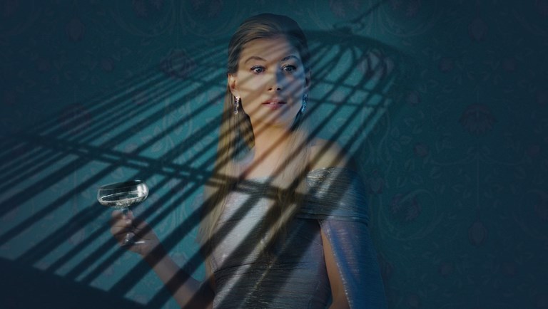 THE POSH-GIRL CHARACTERS OF ROSAMUND PIKE