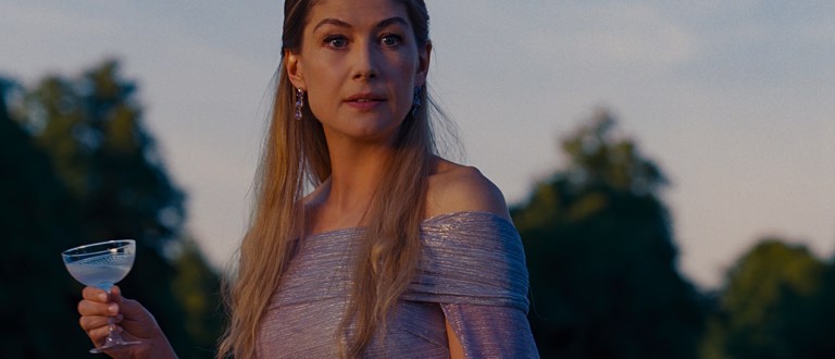THE POSH-GIRL CHARACTERS OF ROSAMUND PIKE