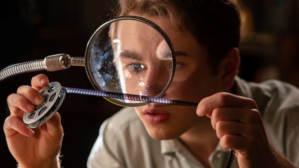 The Fabelmans Review: Steven Spielberg’s Twinkly-Eyed Self-Portrait  