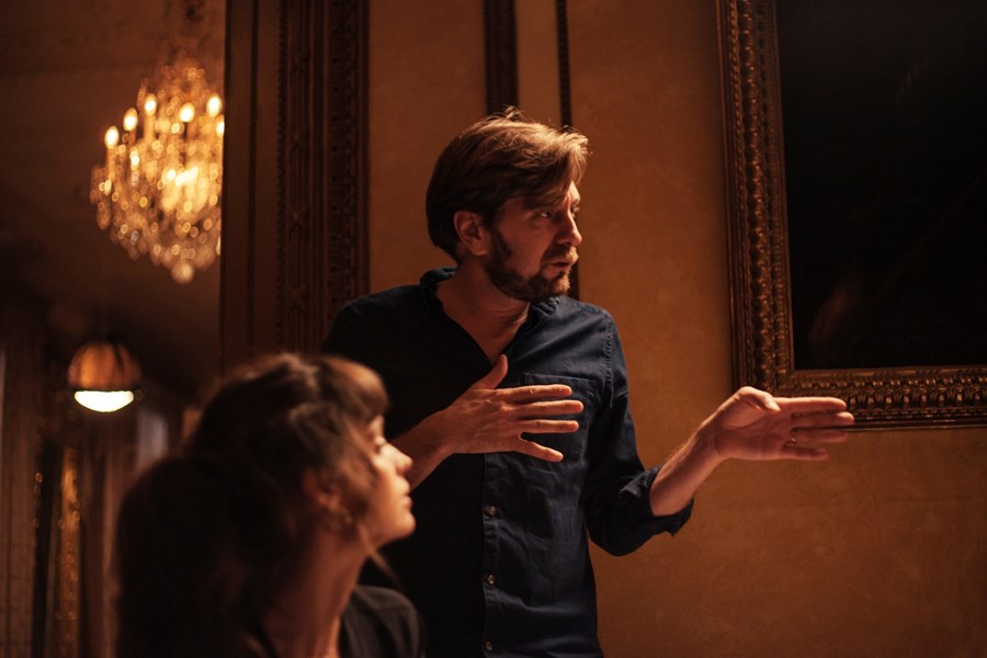 Ruben Östlund behind the scenes on Triangle of Sadness